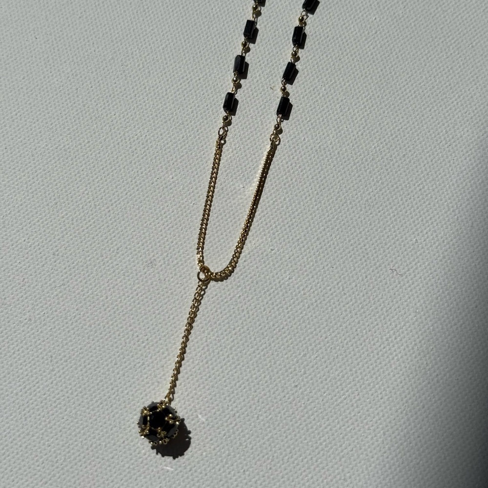 18K Gold Minimalist Black Beaded Pendant Necklace - Picture 3 of 5
